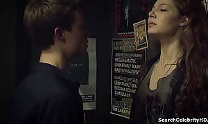 Jenna Thiam - Les Revenants S01E03 (2012)